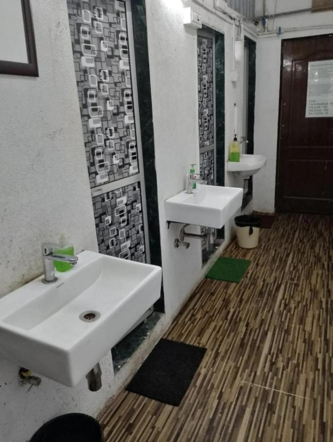 Bapuji Dormitory Hostel Mumbai Exterior photo