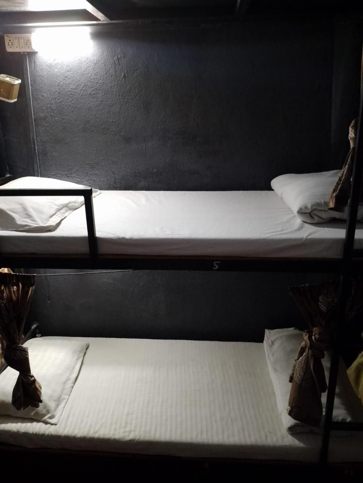 Bapuji Dormitory Hostel Mumbai Exterior photo